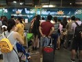 Do bị tấn công mạng, hành khách dồn ứ tại sân bay Tân Sơn Nhất vì chưa thể làm được thủ tục bay - Ảnh: TT (nguồn Báo CA TP HCM)