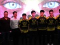 Ông Cristopher (ngoài cùng bên trái) và các thành viên Gigabyte Marines.