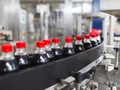 Dây chuyền sản xuất Coca Cola. Ảnh Shutterstock