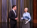 Robot Sophia cùng MC Jimmy Fallon trong chương trình "Showbotics Tonight" phát 25/4/2017. Ảnh Andrew Lipovsky/NBC
