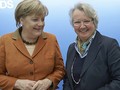 Bộ trưởng Bộ Giáo dục Annette Schavan (phải) - người có nhiều đóng góp trong thay đổi nền học thuật Đức, luôn nhận được sự ủng hộ của Thủ tướng Angela Merkel. Nguồn: storiesaktuell.blogspot.com.
