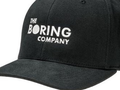 Chiếc mũ với dòng chữ "The Boring Company" (Công ty Chán ốm) - tên gọi của công ty đào hầm của ông.