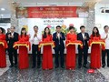 Lãnh đạo UBND TP Hà Nội và Bộ Y tế cắt băng khai trương hệ thống máy siêu nhiệt điều trị ung thư tại BVĐK Xanh Pôn
