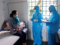 Kiểm tra sức khỏe cho người nghi nhiễm COVID-19 tại Phòng khám Đa khoa khu vực Quang Hà, Bình Xuyên, Vĩnh Phúc (Ảnh: Kim Ly)