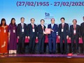 Thủ tướng Nguyễn Xuân Phúc tặng quà cho thầy và trò Trường Đại học Y Hà Nội nhân Ngày Thầy thuốc Việt Nam 27/2