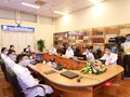 Các bác sĩ Bệnh viện Đại học Y Hà Nội tham gia khám, chữa bệnh từ xa tại lễ khai trương 