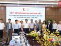 Trường ĐHYHN và ĐHBKHN ký kết hợp tác trong ứng dụng chuyển đổi số và hợp tác toàn diện về KH&CN sức khỏe với sự chứng kiến của Hội đồng Trường ĐHYHN và Ban Giám hiệu Trường ĐHYHN, Trưởng ĐHBKHN.