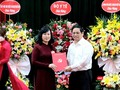 Thủ tướng Chính phủ Phạm Minh Chính trao quyết định Quyền Bộ trưởng Bộ Y tế cho bà Đào Hồng Lan.