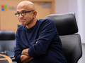 Satya Nadella, giám đốc điều hành của Microsoft, người đã đặt cược lớn vào AI vài năm trước, tại Redmond vào ngày 7 tháng 2. (Ruth Fremson / The New York Times)