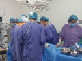 Bệnh viện E bật “báo động đỏ” cấp cứu tối khẩn thiếu niên 16 tuổi bị đâm thấu tim