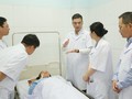 2 điều dưỡng dũng cảm cứu bệnh nhi giữa cơn cuồng loạn của người cha