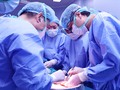 Từ một lá gan chia đôi, hai bệnh nhân được hồi sinh ngoạn mục