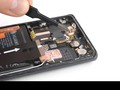 Mô-tơ rung bên trong Huawei P30 Pro, một flagship ra mắt năm 2019 với giá khá cao, nhưng chẳng là gì nếu đặt cạnh mô-tơ của iPhone