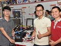 Giảng viên và sinh viên Trường đại học Bách khoa Hà Nội. Ảnh Mai Chi
