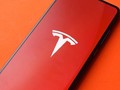 Smartphone của hãng xe Tesla, hỗ trợ kết nối vệ tinh