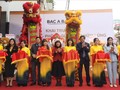 Nghi lễ cắt băng khai trương Phòng giao dịch Hữu Lũng. Ảnh: Bac A bank