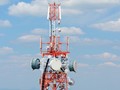 Vì tin rằng 5G làm lây lan Covid-19, một số trạm thu phát 5G tại Anh và các quốc gia khác đã bị một số đối tượng kích động đốt cháy. Ảnh: Phone Arena