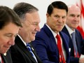 Ông Keith Krach (thứ hai từ phải sang) đóng một vai trò quan trọng trong các nỗ lực của Hoa Kỳ nhằm tăng cường an ninh kinh tế và độc lập với Trung Quốc. (Ảnh: Nikkei Asian Review)