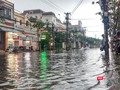 Đường Núi Thành biến thành sông sau cơn mưa ngày 18/10
