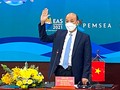 Ông Lê Quang Nam - Phó Chủ tịch TP Đà Nẵng - tuyên thệ nhậm chức Chủ tịch Mạng lưới các chính quyền địa phương PEMSEA nhiệm kỳ 2022-2025 (ảnh Ngô Huyền/danang.gov.vn)