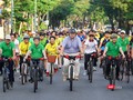 Ông Kim Højlund Christensen - Đại sứ Đan Mạch tại Việt Nam cũng lãnh đạo UBND tỉnh Thừa Thiên Huế đạp xe để hưởng ứng "Ngày môi trường thế giới”