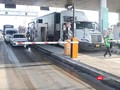 Giao thông qua trạm thu phí đi vào cao tốc Đà Nẵng-Quảng Ngãi bị ùn tắc trong ngày đầu áp dụng thu phí không dừng