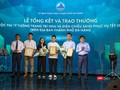 Các tác giả và nhóm tác giả được trao giải nhất cuộc thi “Ý tưởng trang trí hoa và điện chiếu sáng phục vụ Tết Quý Mão 2023” do UBND TP Đà Nẵng tổ chức