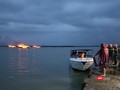 Hiện trường vụ cháy tàu ở bến Cửa Đại (Hội An, Quảng Nam) (ảnh bạn đọc cung cấp)
