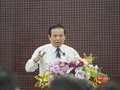 TS.Lê Doãn Hợp – nguyên Bộ trưởng Bộ TT&TT, nguyên Phó trưởng ban Thường trực Ban Tư tưởng – Văn hoá Trung ương trình bày tại hội nghị