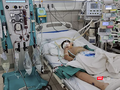 Bệnh nhi được điều trị kèm chỉ định lọc máu liên tục