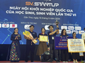 Nhóm sinh viên giành Giải Nhất SV-Starup 2024 với sản phẩm Mực thực vật Botanical Inks. (ảnh VNUK)
