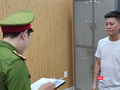Công an TP Đà Nẵng tống đạt quyết định khởi tố bị can và thi hành lệnh bắt tạm giam đối với Phạm Công Lộc về hành vi tổ chức đánh bạc.
