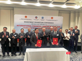 Chủ tịch UBND thành phố Đà Nẵng Phạm Đức Ấn và Frankfurt Main Finance (Đức) ký kết Bản ghi nhớ hợp tác về Trung tâm tài chính Đà Nẵng.