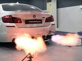 BMW M5 khạc lửa (ảnh: bmwblog)