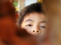 Những đứa trẻ của Thủ Thiêm hôm nay vẫn tự hỏi tới bao giờ chúng hết cảnh phải sống đời tạm cư ngay trên chính mảnh đất quê hương mình?. Ảnh: GVT.