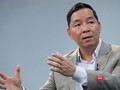 Tiến sĩ Vũ Thành Tự Anh, Giám đốc Trường Chính sách Công và Quản lý Fulbright thuyết trình về hy sinh kinh tế để chống Covid-19