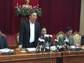 Ông Vũ Văn Viện - Giams đốc Sở GTVT Hà Nội (đứng) trả lời báo chí.
