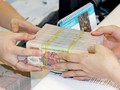 Thu nhập nhân viên ngân hàng vẫn là niềm mơ ước.
