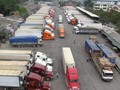 Xe chở nông sản đậu chật kín trong kho bãi của cửa khẩu Tân Thanh 