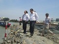 Các cơ quan chức năng kiểm tra dự án lấn sông Đồng Nai.