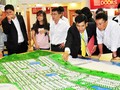 Các chuyên gia tin rằng bỏ quy định giao dịch bất động sản qua sàn sẽ giúp thị trường hưởng lợi nhiều hơn: bỏ khâu trung gian, phí môi giới giảm xuống, tránh đưa ra thông tin thiếu trung thực và đổ lỗi lẫn nhau, quá trình giao dịch trực tiếp nhanh chóng h