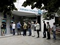 Bị rút tiền ồ ạt vì lo vỡ nợ, ATM ở Hy Lạp cạn tiền