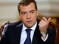 Thủ tướng Nga Dmitry Medvedev lần đầu tiên thừa nhận khả năng khủng bố trên máy bay gặp nạn - Ảnh: AFP