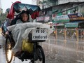 Trong khi người nghèo kiếm sống qua ngày nhờ bán vé số thì nhiều cán bộ sắp nghỉ hưu ở Bình Phước lại sang tận Canada để học tập làm xổ số từ kinh phí của Công ty Xổ số kiến thiết Bình Phước - Ảnh: Hữu Khoa