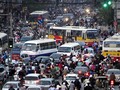 Cảnh ùn tắc giao thông nghiêm trọng tại các độ thị lớn của Việt Nam khiến chất lượng môi trường sống xuống cấp