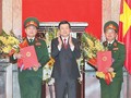 Chủ tịch nước phong hàm đại tướng cho các ông Ngô Xuân Lịch và Đỗ Bá Tị