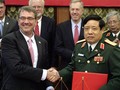 Ông Carter trong chuyến thăm Việt Nam