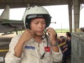 Phi công Trần Quang Khải chuẩn bị xuất kích cùng Su-30 vào tháng 3/2013. Ảnh: Thanh Tùng.