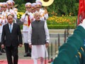 Thủ tướng Nguyễn Xuân Phúc và Thủ tướng Ấn Độ Narendra Modi duyệt đội danh dự trong chuyến thăm Việt Nam