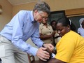 Bill Gates, cựu CEO của Microsoft hiện là người giàu nhất thế giới. Kể từ năm 2000, Gates cùng với vợ đã điều hành quỹ Bill and Melinda Gates Foundation. Cho đến nay, quỹ này đã làm từ thiện số tiền trên 30 tỷ USD.